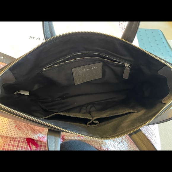 Marc Jaco purse. Only use for a few months. - Picture 3 of 5